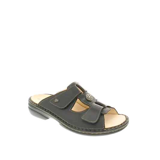 Sandales Finn Comfort Pattaya en en cuir noir.