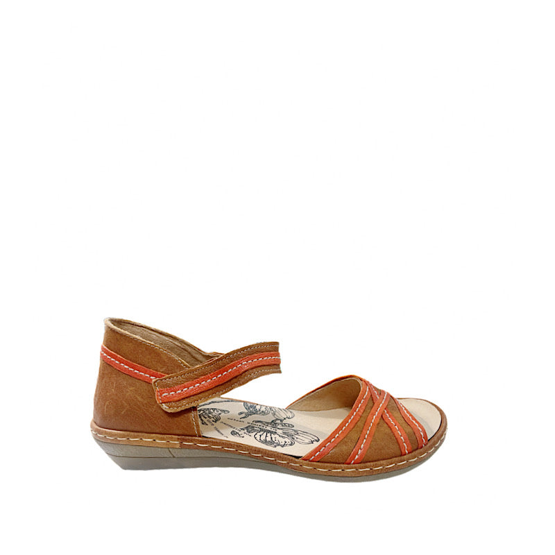 Sandales Brako en cuir cognac et orange.