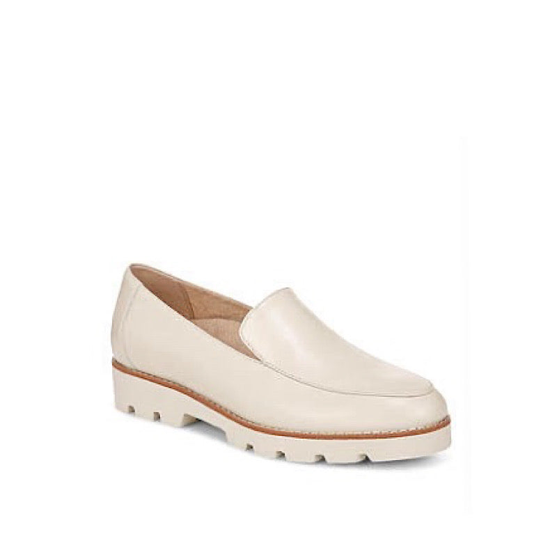 Chaussures Vionic Kensley en cuir beige.