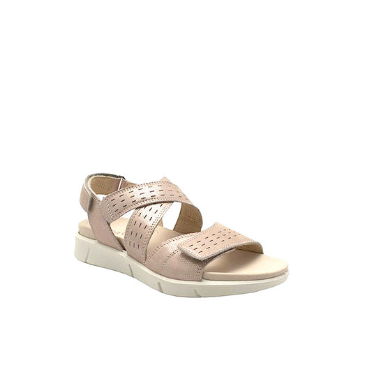 Clearance: shimmering pinkish beige leather sandals.