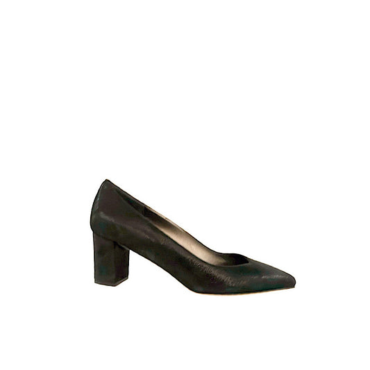 Chaussures en cuir noir iridescent.