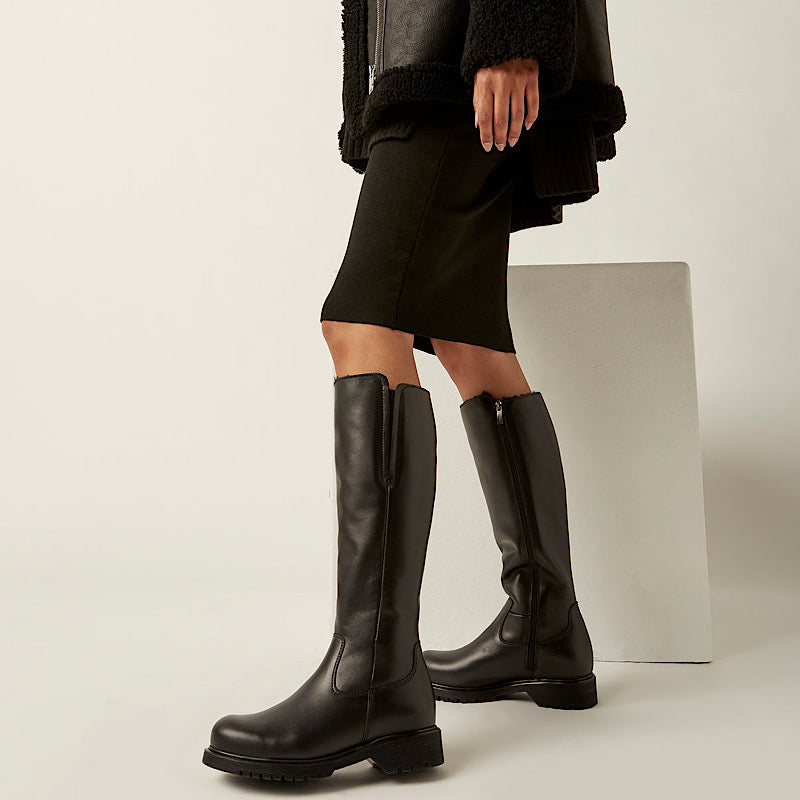 Hélène boots in black leather, by La Canadienne. Web exclusive. Gift with purchase.