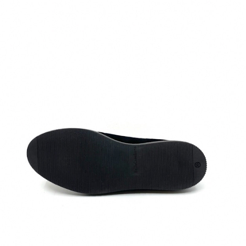 Bella Comforto Manila shoes in black suede.