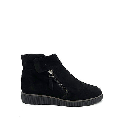 Bella Comforto Marlisa fall boots in black suede.