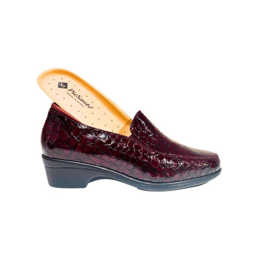 Chaussures Pie Santo en cuir verni bourgogne effet croco.